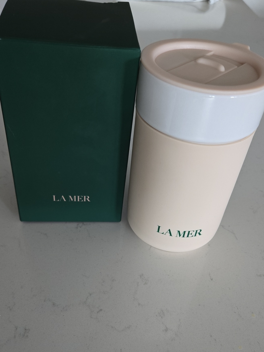 New In Box Never Used LA MER Ceramic Tumbler Travel Mug W/ Silicone Lid